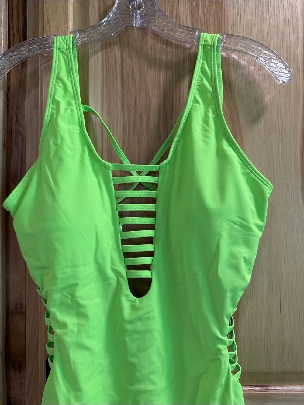 New! Aqua Eve Neon Green Women’s Steamy Feminine One-Piece Cut Out Swimsuit Sz L